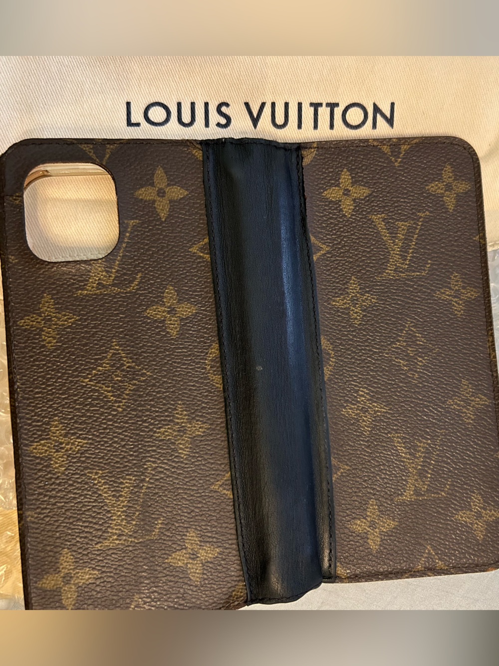 Louis Vuitton Monogram iPhone Cover Folio - authentic with dustbag LV case